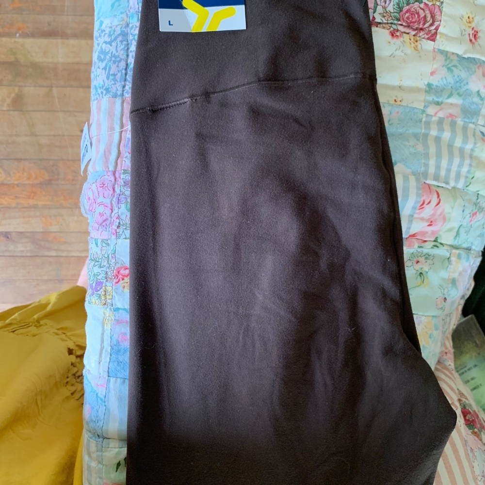 2 old navy active leggings - Picture 2 of 2